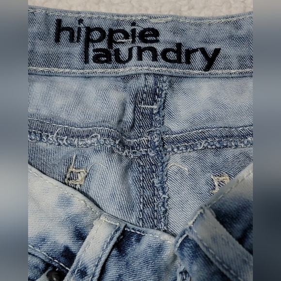 Hippie laundry shorts. Size 5 like new. Beautiful embroidered flowers on front - Picture 5 of 7